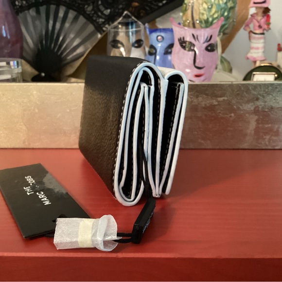 Marc Jacobs Trifold Wallet - Picture 5 of 9